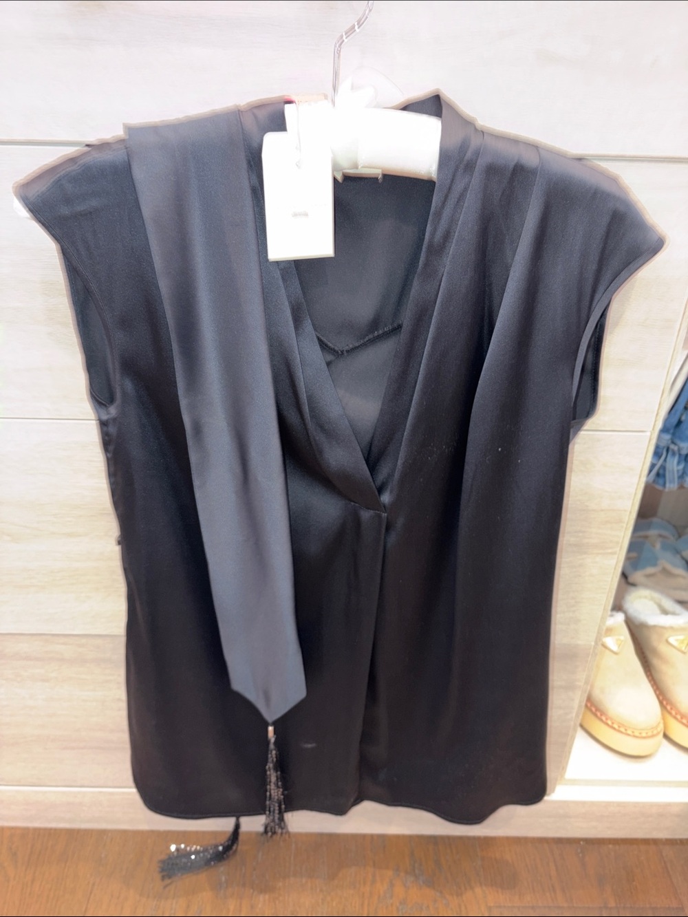 MAISON COMMON BLACK SILK TOP 42